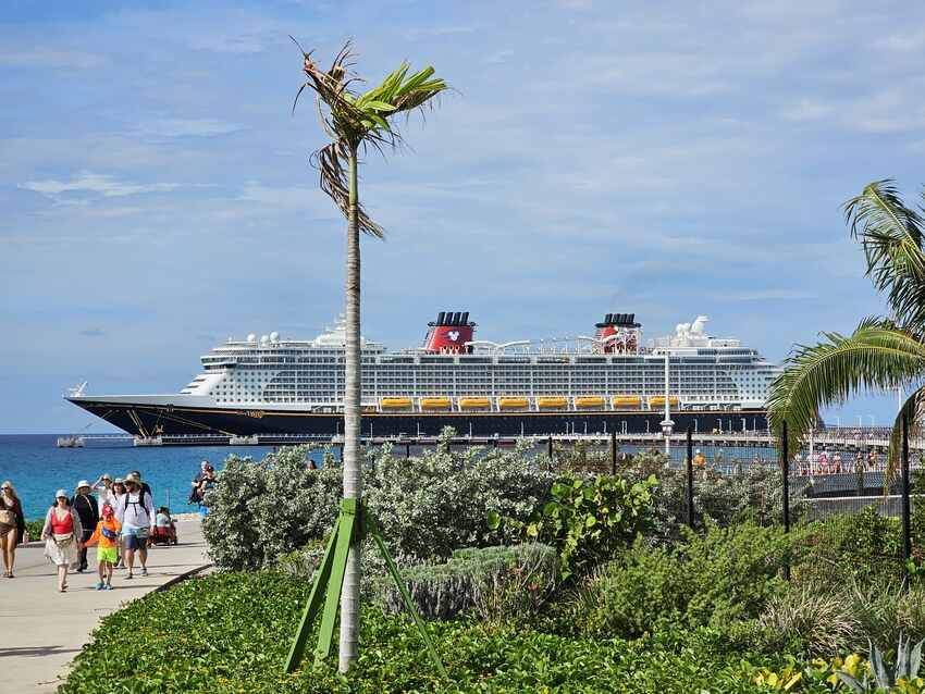 Disney Fantasy at Lookout Cay